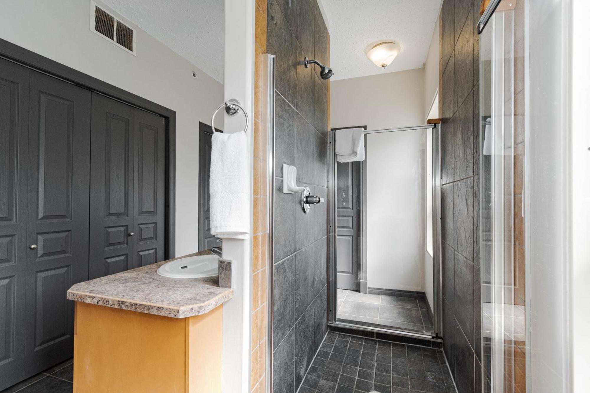 Premier Residence - Fort Mcmurray Luaran gambar